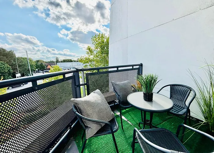 Perfect For Contractors & Families With Free Secure Parking!