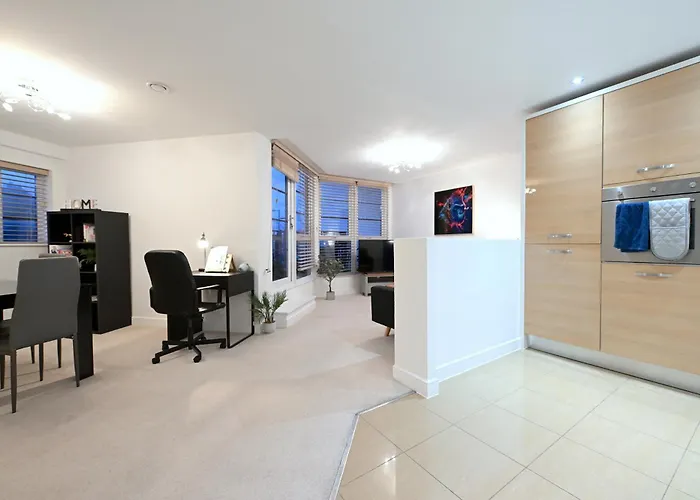 Perfect For Contractors & Families With Free Secure Parking!