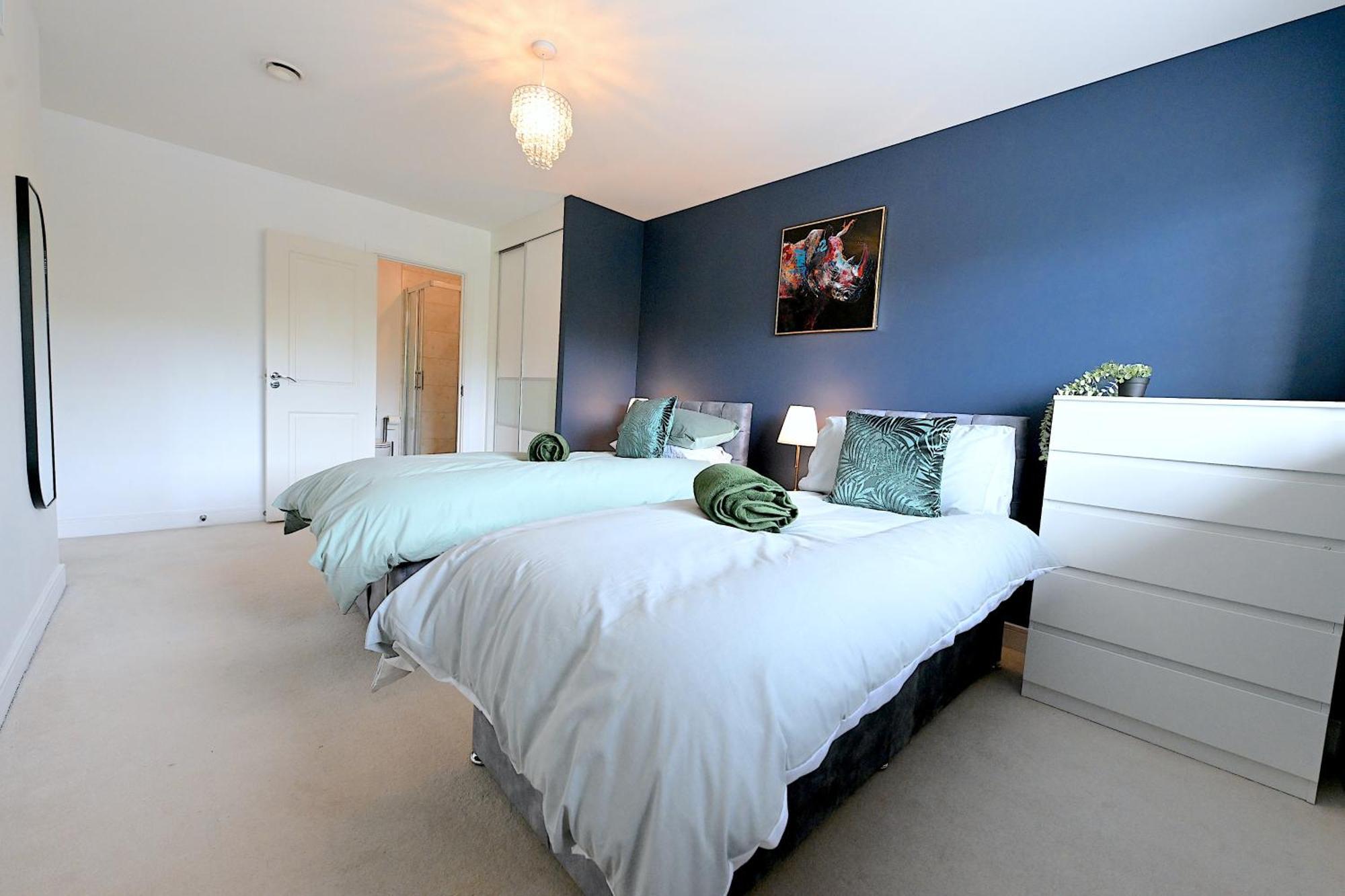 Perfect For Contractors & Families With Free Secure Parking!