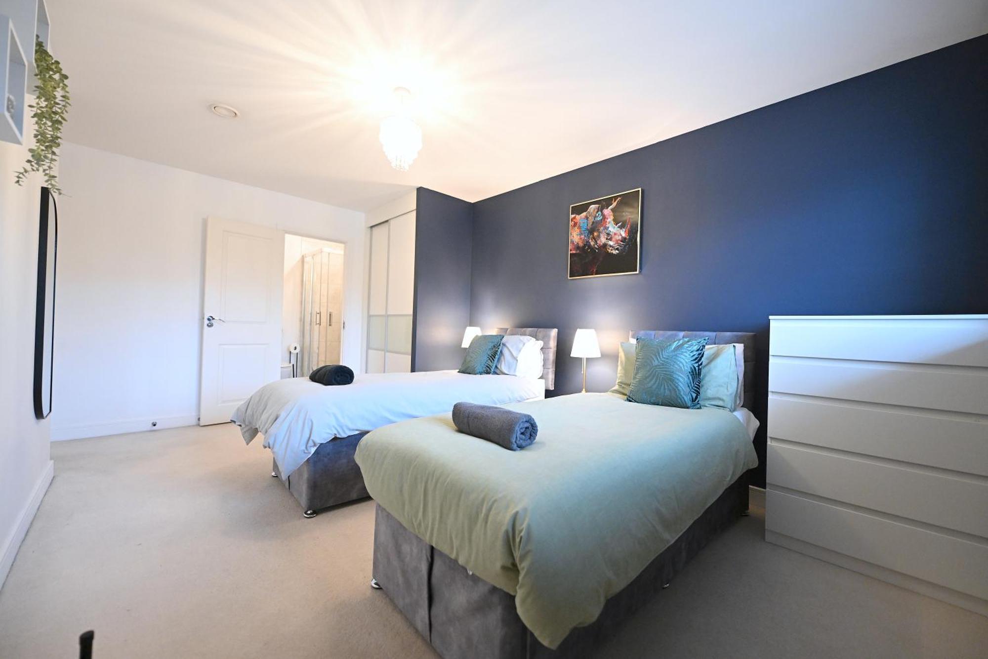Apartment Perfect For Contractors & Families With Free Secure Parking! *