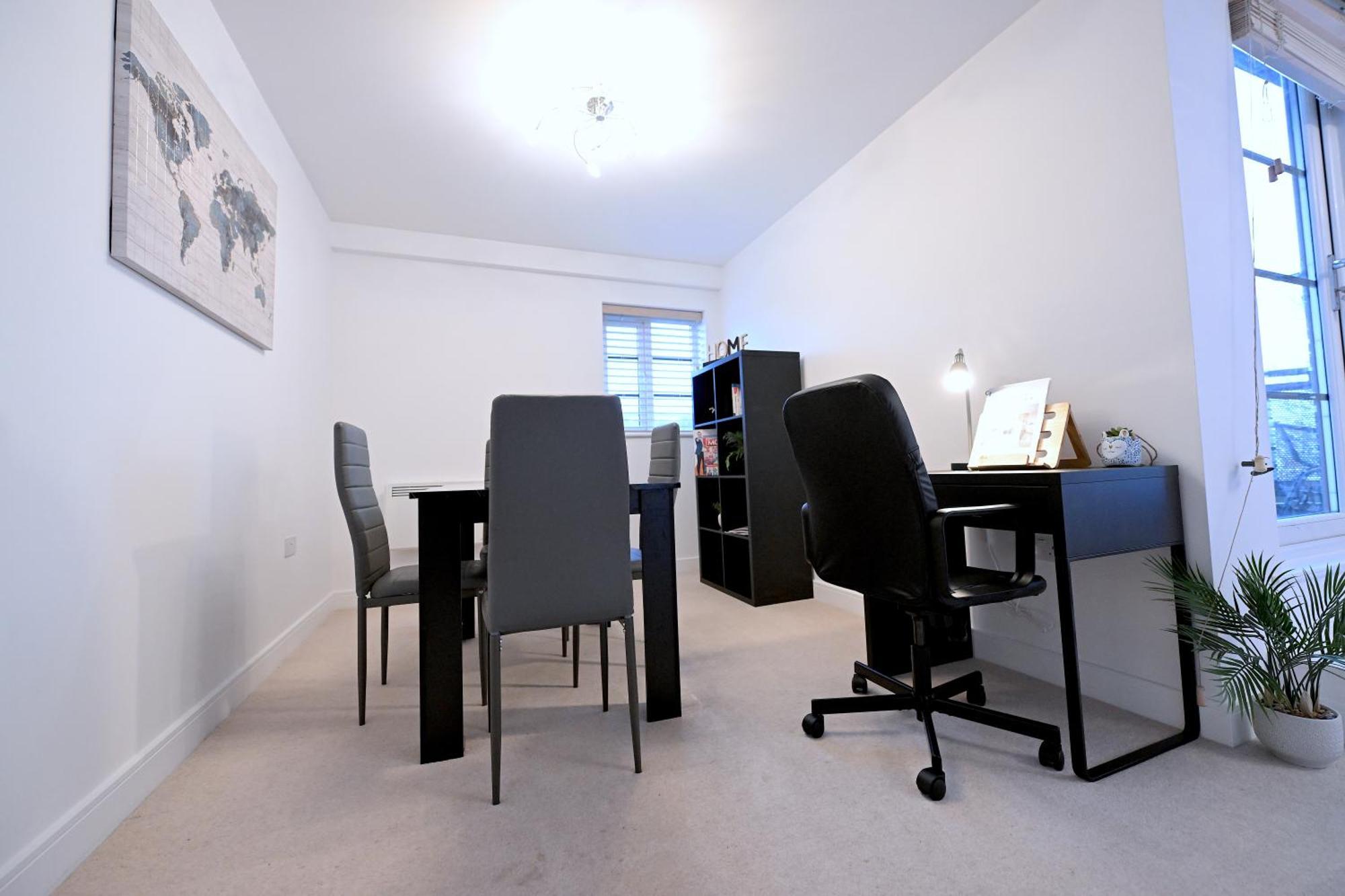 Apartment Perfect For Contractors & Families With Free Secure Parking! *