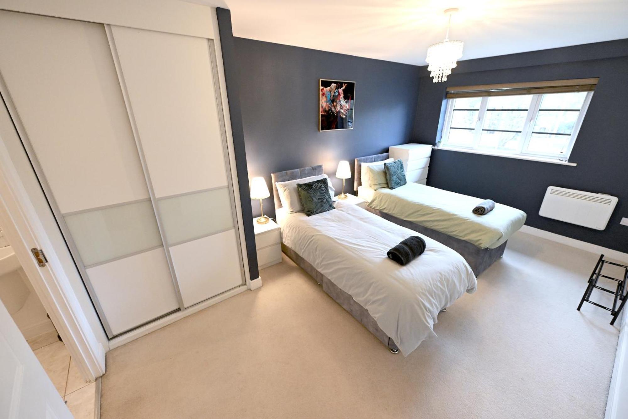 Apartment Perfect For Contractors & Families With Free Secure Parking!